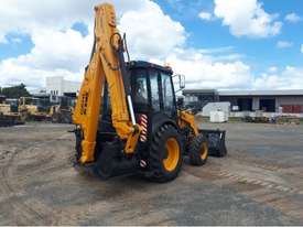 Gehl Backhoe Loader - BL 818 SIDE SHIFT-4WD Backhoe Loader - picture1' - Click to enlarge