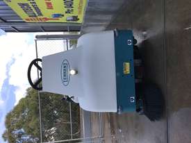 TENNANT 6100 with hand vac. option Terrific Condition - picture2' - Click to enlarge