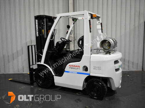 NIssan Unicarriers 2.5 Tonne Forklift LPG EFI Container Mast with Sideshift 2015 Series