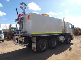 Volvo FM300 6x4 Water Truck - picture2' - Click to enlarge
