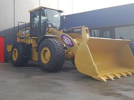 18.5 Tonne Wheel Loader Heavy Duty Hard Mounted Rock Bucket 3.0m3 with Teeth & cutting Edge Segments - picture0' - Click to enlarge