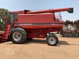 Case IH 1660 Axial Flow Combine - picture1' - Click to enlarge