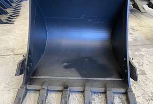 Roo attachments 6.5- 8.0 Ton Trenching Bucket 900 mm