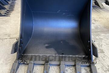 Roo attachments 6.5- 8.0 Ton Trenching Bucket 900 mm