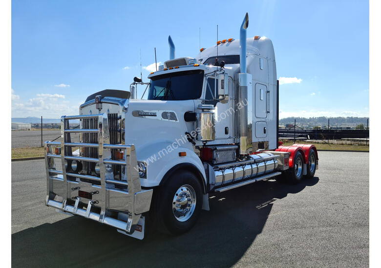 caption Kenworth T909 Primemover Truck
