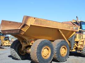 Caterpillar 725 Articulated Dump Truck - picture2' - Click to enlarge