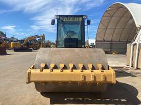 2013 Caterpillar CS56 Vibratory Compaction Roller  - picture0' - Click to enlarge