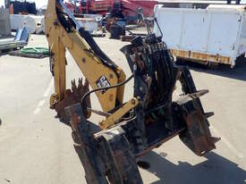 CATERPILLAR BH30 SKID STEER BACKHOE ATTACHMENT - picture0' - Click to enlarge