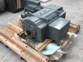 315 kw 420 hp 1750 rpm 440 volt Foot Mount 315 frame DC Electric Motor Yaskawa Type GBDR-K unused - picture2' - Click to enlarge