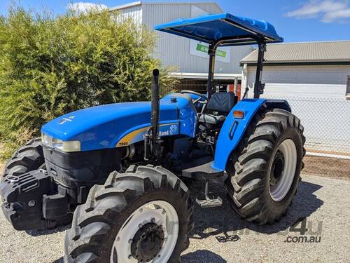 2015 New Holland TD80 4RM Utility Tractors