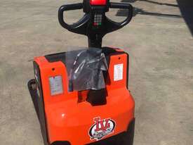 LWE180 powered pallet jack - picture0' - Click to enlarge