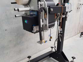 Arca Bi-Fuel Linerless Labeller - picture0' - Click to enlarge