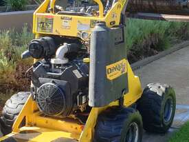DINGO K940 BRAND NEW MOTOR & LIFTING ARM - picture0' - Click to enlarge