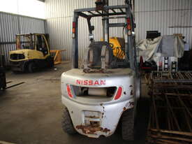 Nissan Pertol Forklift - picture0' - Click to enlarge