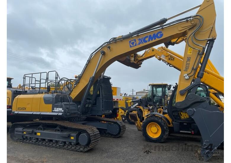 caption Excavator 25T: XE245DK Hammer Package