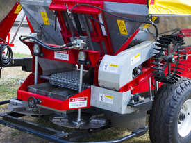 FARMTECH VIKING 4000  BELT SPREADER (4000L) - picture0' - Click to enlarge