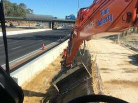 Excavator Screed Batter Bucket - picture2' - Click to enlarge