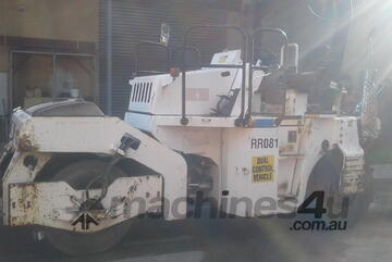 Sakai GW-750 multi tyred roller , 2,000hrs ,