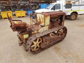 1926 Caterpillar 2 Ton Crawler *CONDITIONS APPLY* - picture1' - Click to enlarge