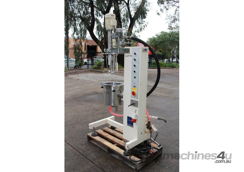 Vacuum Processing Vessel.