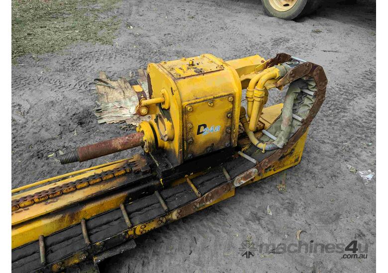 caption DRILL RIG MAST VERMEER