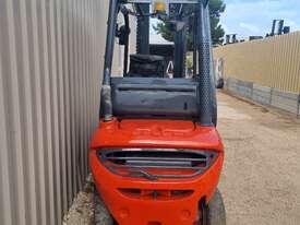 2015 Linde 2.5T LPG Forklift with Rotator & low hours - picture2' - Click to enlarge