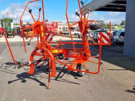 Kuhn GF5202 4 Rotor Tedder - picture0' - Click to enlarge