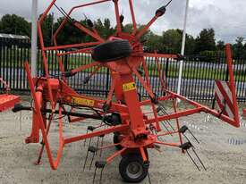 Kuhn GF5202 4 Rotor Tedder - picture2' - Click to enlarge