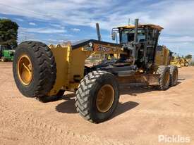 2010 John Deere 670 GP - picture0' - Click to enlarge