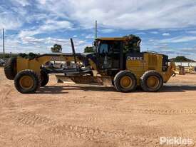 2010 John Deere 670 GP - picture1' - Click to enlarge