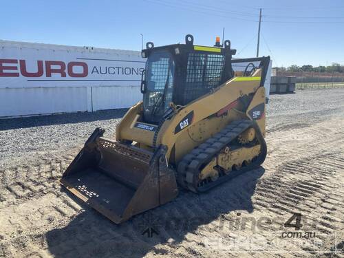 2013 CAT 259B3 4 in 1 Bucket