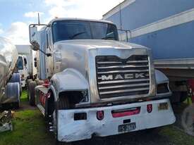 Mack Trident - picture0' - Click to enlarge