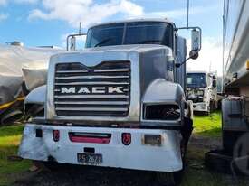 Mack Trident - picture2' - Click to enlarge