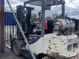 Used Crown 3.3Ton Forklift  - picture1' - Click to enlarge