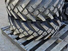 Tyre/Rim Set - 14.5 x 20 + 420/80 x 30 Industrial - picture0' - Click to enlarge