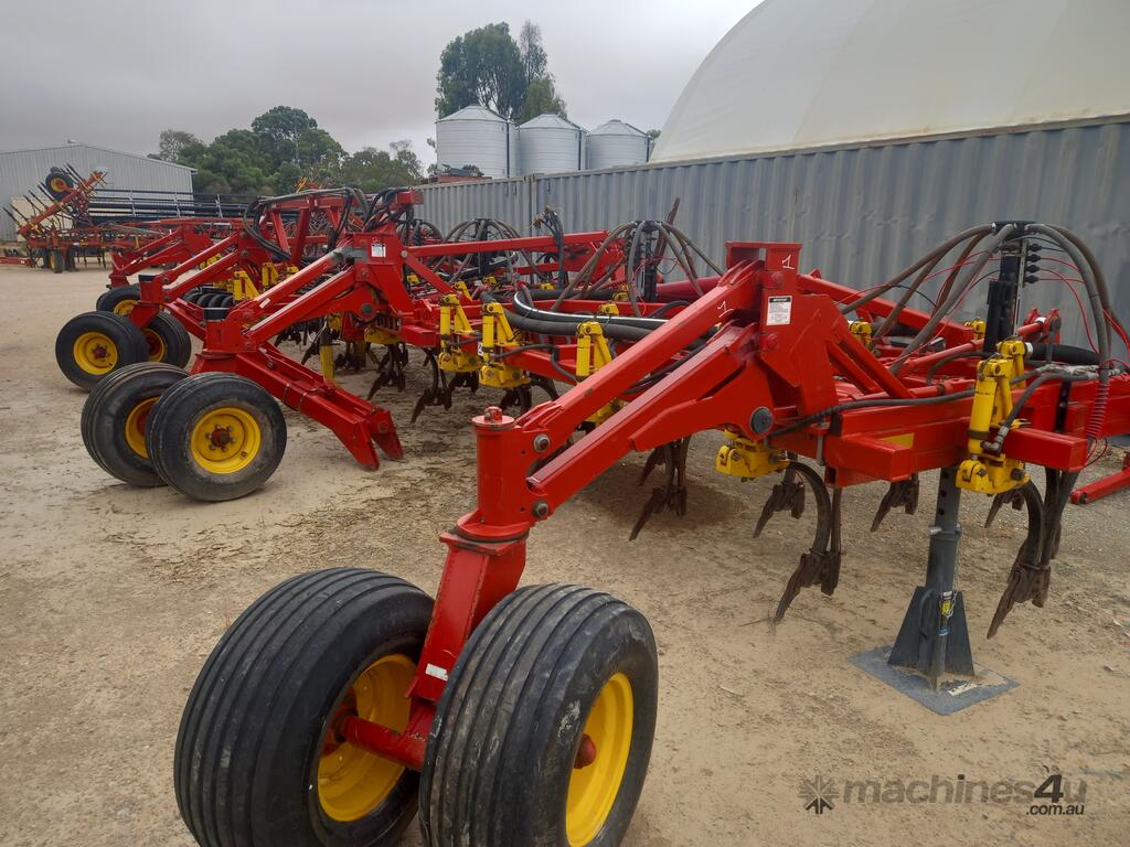 Used 2015 bourgault Bourgault 5810 Air Drill Seeder Bar in , - Listed ...