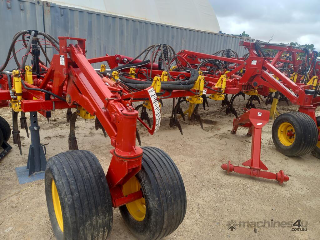 Used 2015 bourgault Bourgault 5810 Air Drill Seeder Bar in CRYSTAL ...