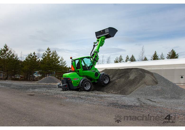 Avant 860i Compact Loader with GT Enclosed Cab and A/C
