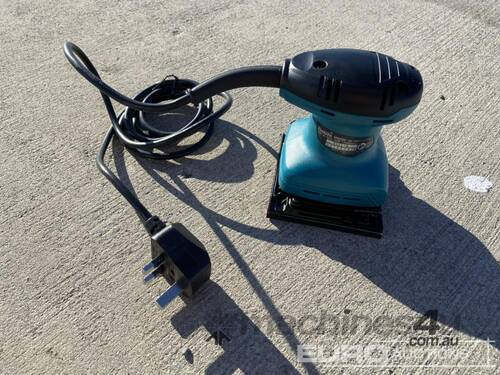 Unused Makita M9200B Finishing Sander