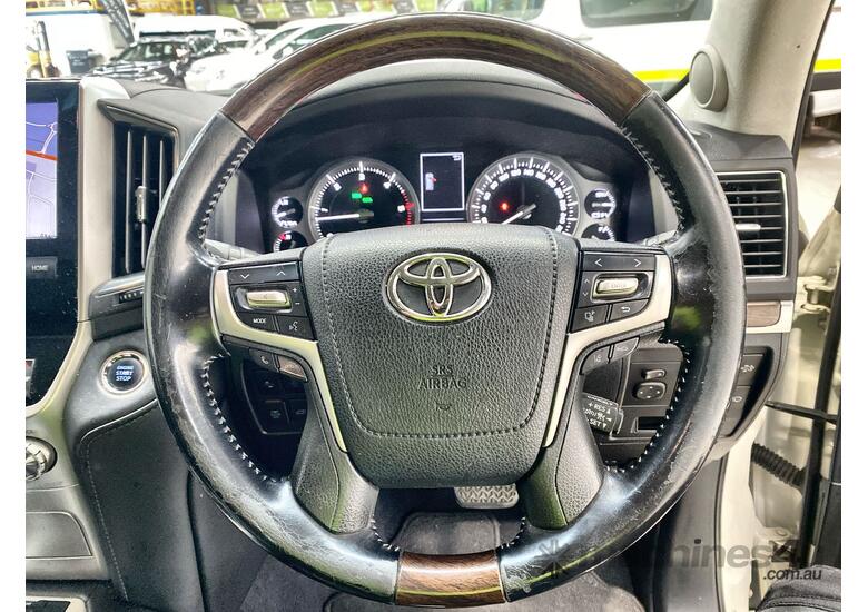 caption 2018 Toyota Landcruiser Sahara (4x4) Auto V8 Turbo Diesel