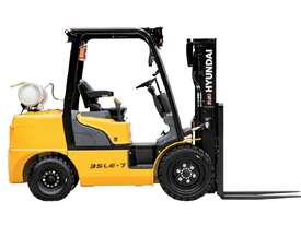 Hyundai Forklift 3.5T: LPG Economy Model 25LE-7 - picture0' - Click to enlarge