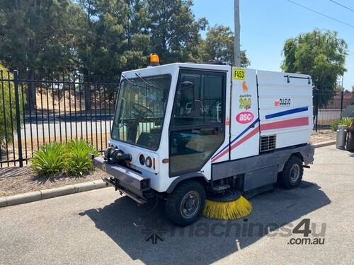 Ride On Road Sweeper - Deluveo 200V: 2012 Model