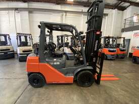  TOYOTA 2018 BUILD 8FG25 DELUXE MODEL 8 SERIES 2.5 TON 2500 KG CAPACITY LPG GAS FORKLIFT 4500 MM 2 S - picture0' - Click to enlarge