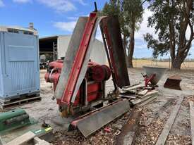 Boom Spray 
Silvan Custom Boom Spray Unit, Approx 800 Litres, Approx Width 6 Metres, PTO Driven, Unk - picture1' - Click to enlarge