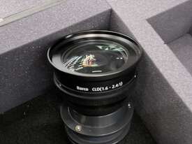 Barco CLD (1.6-2.4:1) Lens, CLM HD8 Projector, Remote and Case - picture0' - Click to enlarge