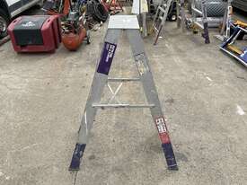 Rhino Industrial Double Sided Step Ladder (1.2m Height) - picture0' - Click to enlarge