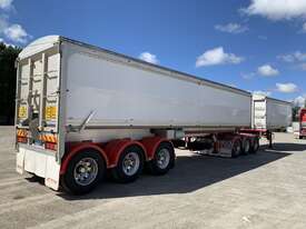 2017 Byrne Tri Axle Trailer B Double Grain Trailer combination - picture1' - Click to enlarge