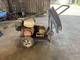 Honda Petrol Pressure Washer - picture2' - Click to enlarge