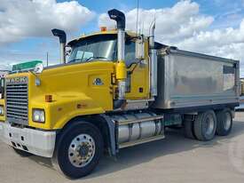 Mack CLS Trident - picture0' - Click to enlarge