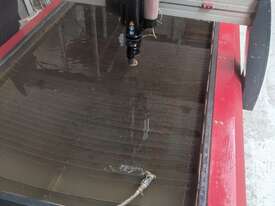 Waterjet 5 axis OMAX 1530 Gen 2 - picture2' - Click to enlarge